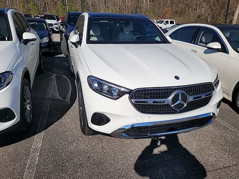 Used 2025 Mercedes-Benz GLC 300 4MATIC image 1