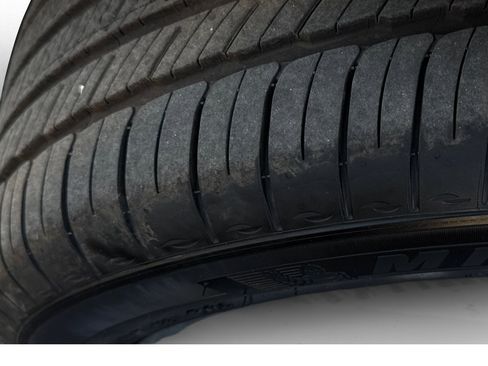 Used 2006 Cadillac XLR image 41