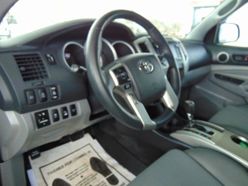 Used 2015 Toyota Tacoma 4x4 Double Cab w/ TRD Off-Road Package image 15