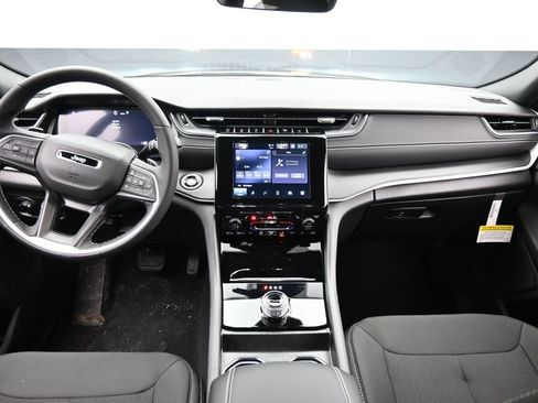 New 2026 Jeep Grand Cherokee L 4WD image 14
