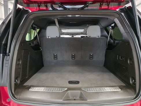 Used 2021 Chevrolet Suburban Z71 w/ Z71 Signature Package AWD/4WD image 27