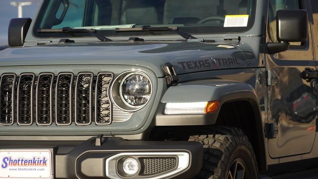 New 2026 Jeep Gladiator Sport AWD/4WD image 4