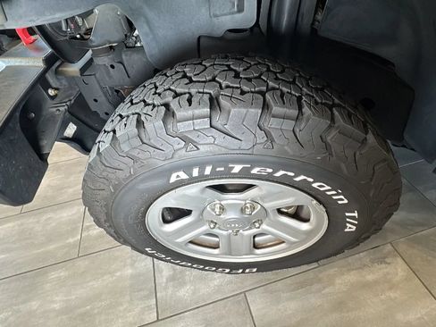Used 2016 Jeep Wrangler Unlimited Sport w/ Connectivity Group AWD/4WD image 23