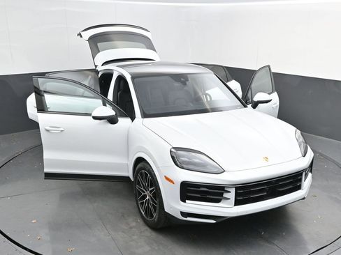 New 2026 Porsche Cayenne Coupe image 38