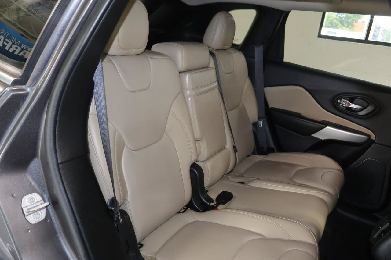 Used 2018 Jeep Cherokee Limited AWD/4WD image 25