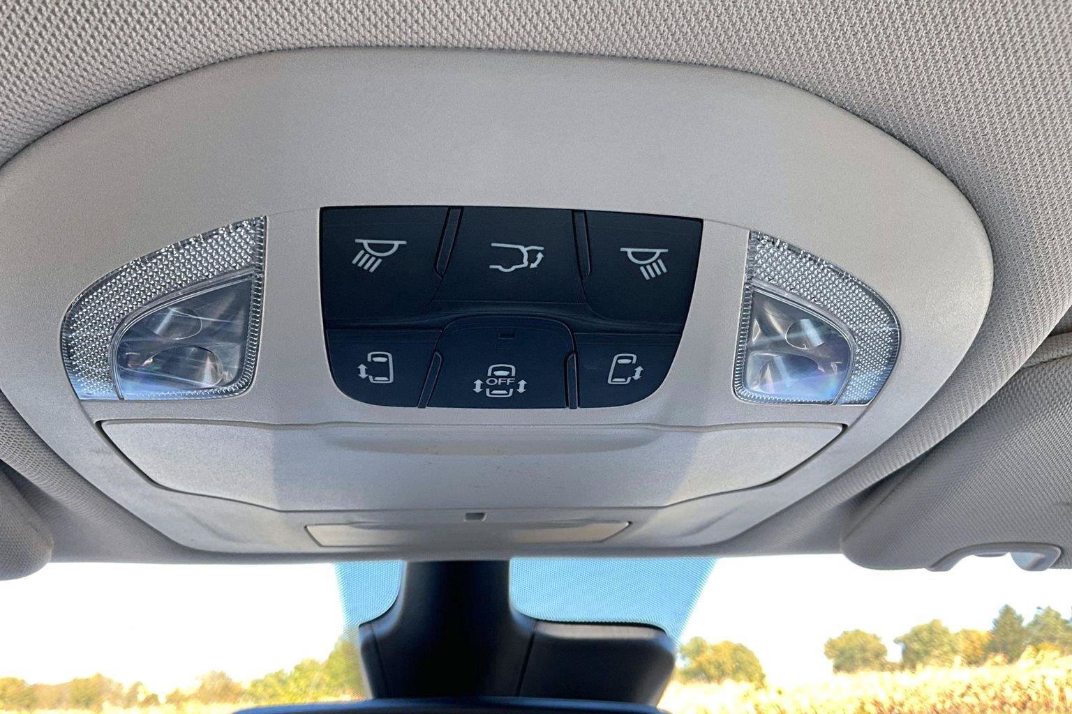 Used 2023 Chrysler Pacifica Touring-L AWD/4WD image 39