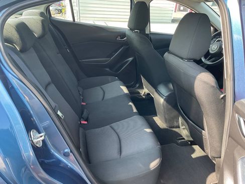 Used 2018 MAZDA MAZDA3 Sport FWD image 21