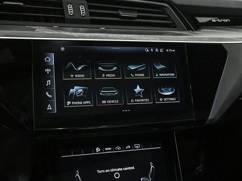Certified 2023 Audi e-tron Premium Plus w/ Premium Plus Package image 15
