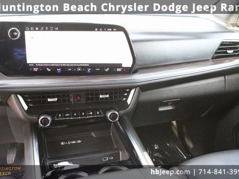 Used 2025 Chevrolet Tahoe Z71 image 17