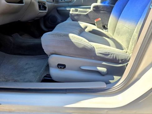 Used 2001 Buick Century Custom w/ Premium Pkg FWD image 38