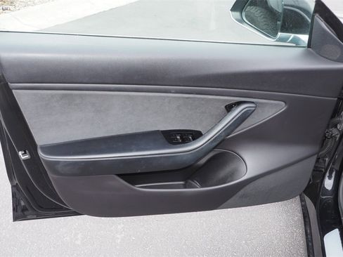 Used 2019 Tesla Model 3 Standard Range Plus image 13