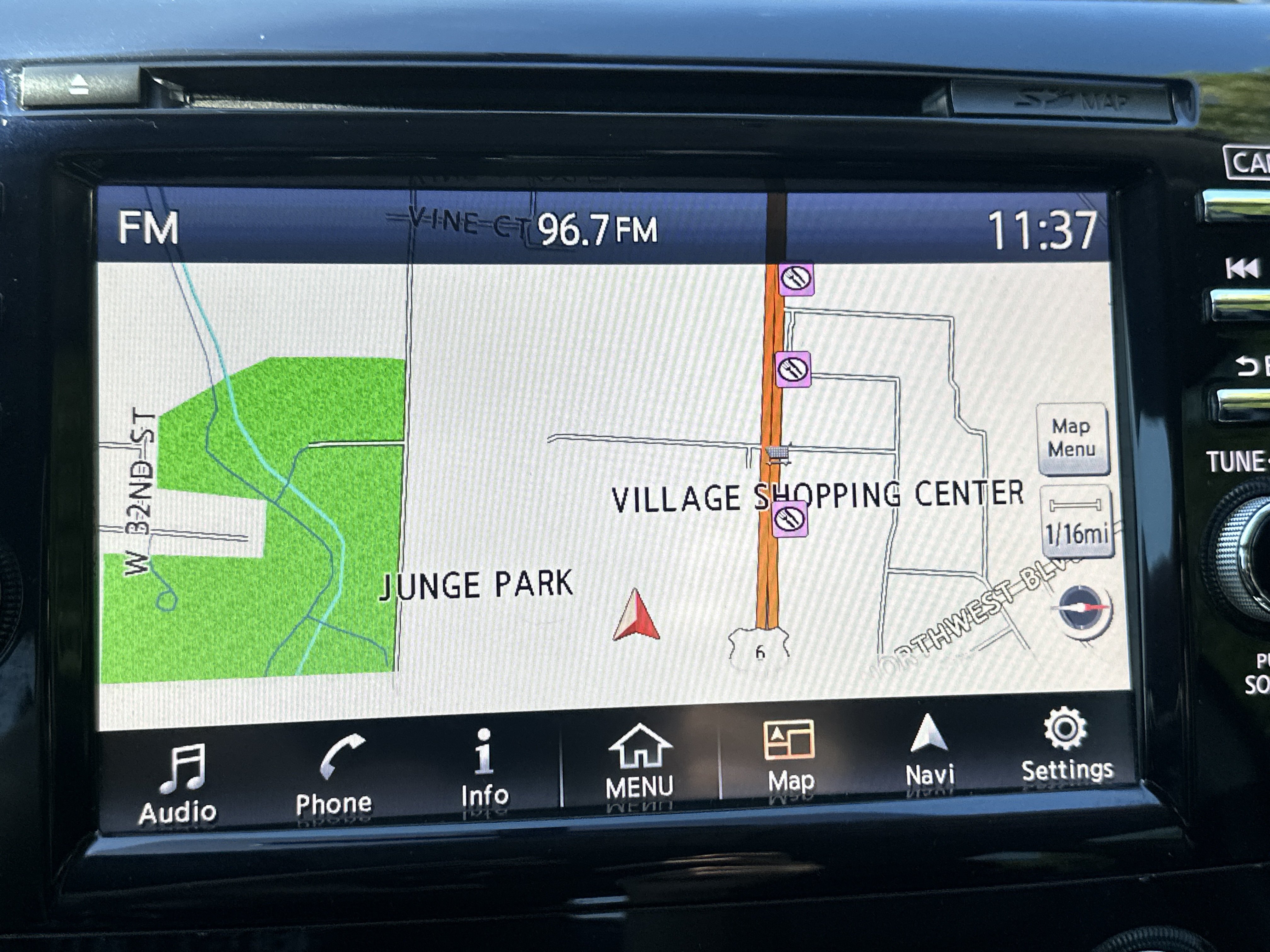 Used 2016 Nissan Murano Platinum w/ Platinum Technology Package AWD/4WD image 17