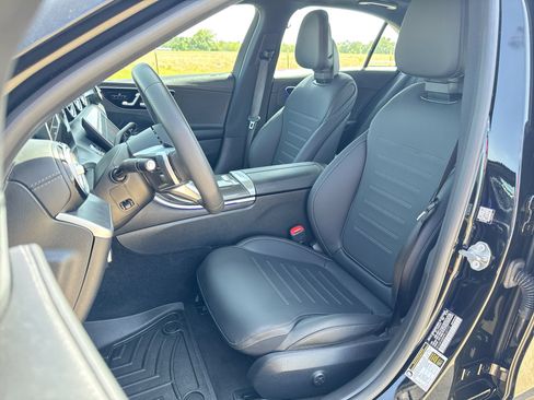 Used 2023 Mercedes-Benz C 300 Sedan image 11