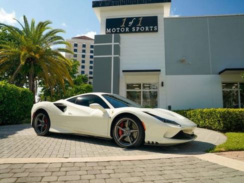 Used 2021 Ferrari F8 Tributo image 1