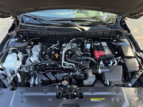 Used 2025 Nissan Altima 2.5 SV image 32