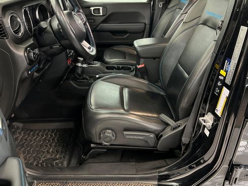 Used 2021 Jeep Wrangler Unlimited Rubicon 4xe w/ Steel Bumper Group image 17