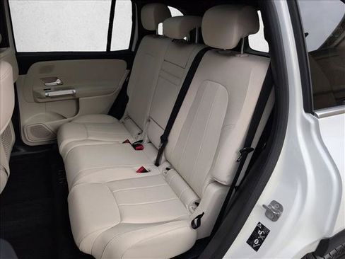 Used 2024 Mercedes-Benz EQB 250+ image 21