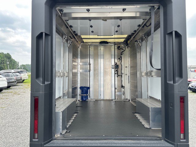 Used 2024 Chevrolet Brightdrop 400 w/ Commercial Equipment Package AWD/4WD image 18