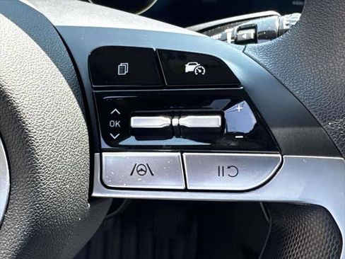Certified 2024 Hyundai Elantra SEL FWD image 19