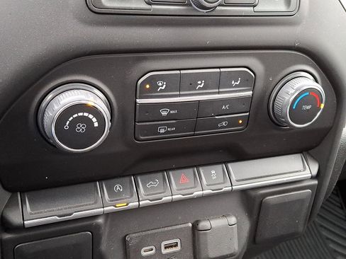 Certified 2022 Chevrolet Silverado 1500 Custom w/ Rally Edition image 15