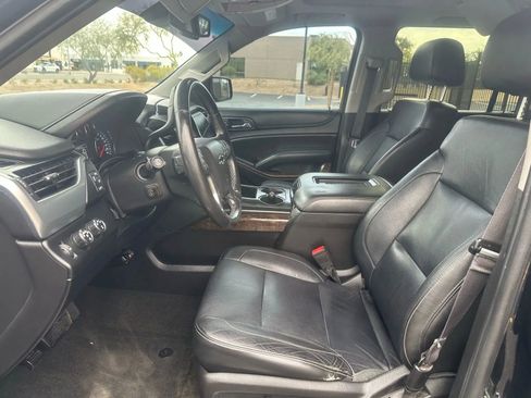 Used 2015 Chevrolet Suburban LT w/ Luxury Package image 8