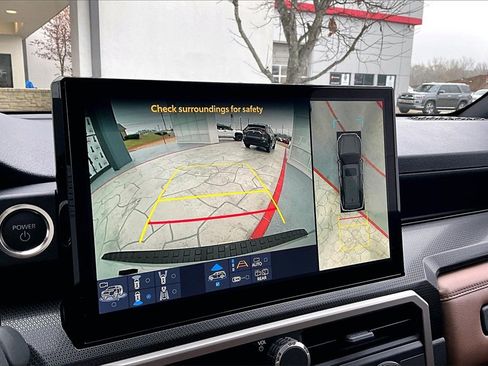 Used 2025 Toyota 4Runner Limited image 15