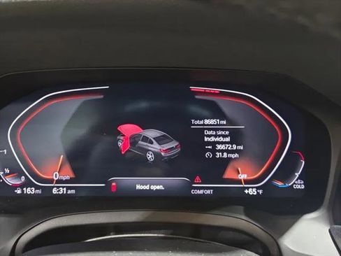 Used 2021 BMW 330i Sedan w/ M Sport Package image 9