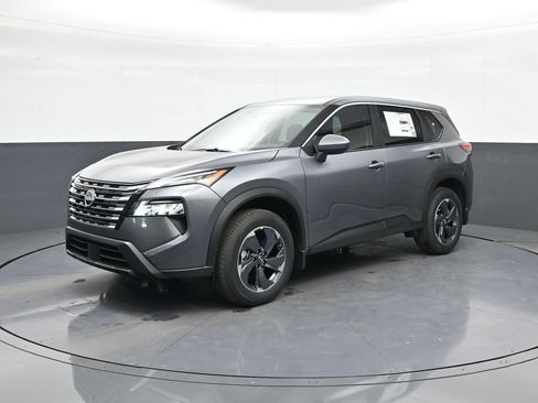 Certified 2026 Nissan Rogue SV FWD image 4