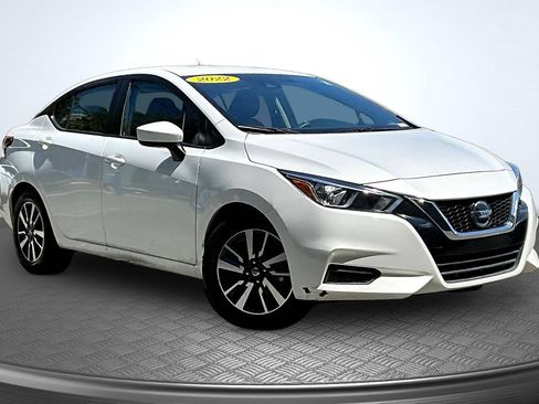 Used 2022 Nissan Versa SV FWD image 2