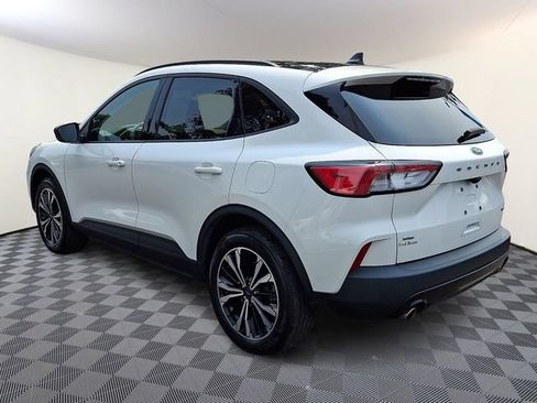 Used 2022 Ford Escape SE w/ SE Sport Appearance Package AWD/4WD image 5