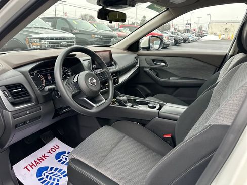 Used 2023 Nissan Rogue SV image 9