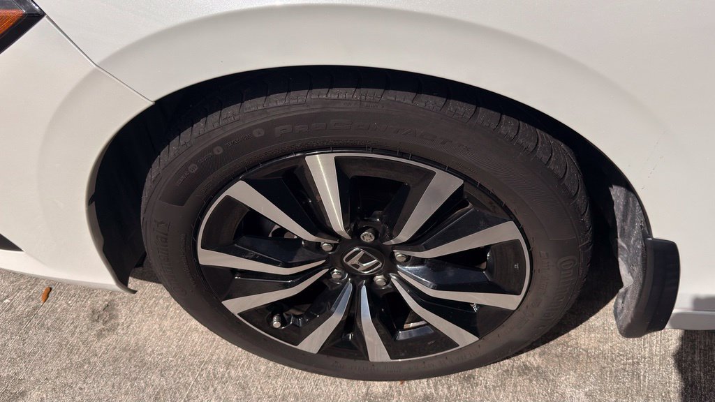 Used 2024 Honda Civic EX-L image 12