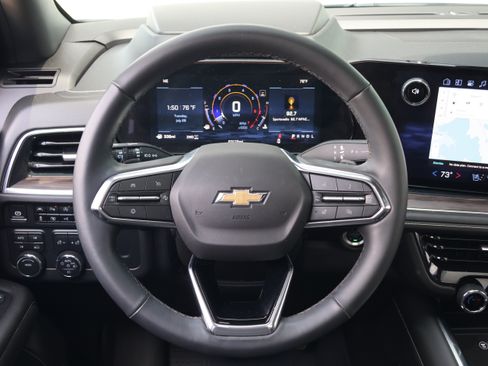 Used 2025 Chevrolet Tahoe Premier AWD/4WD image 19