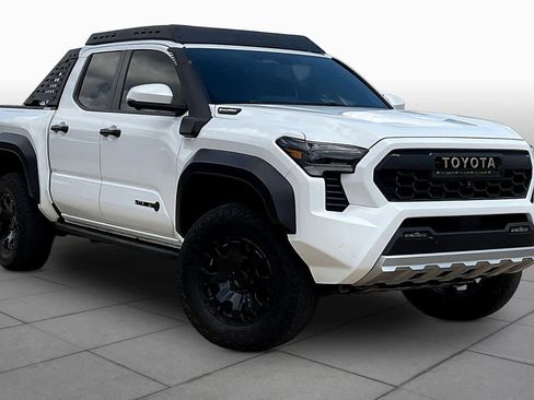 Used 2024 Toyota Tacoma 4x4 Double Cab Hybrid image 4