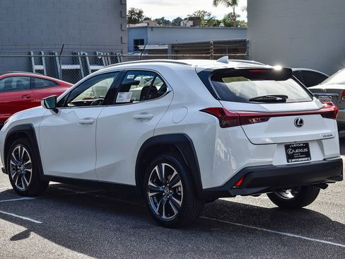 New 2026 Lexus UX 300h FWD image 4