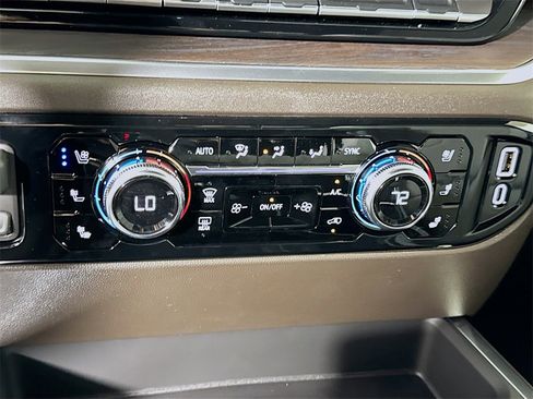 New 2026 GMC Sierra 1500 SLT image 10