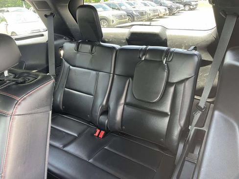Used 2025 Ford Explorer ST-Line w/ ST-Line Street Pack AWD/4WD image 16