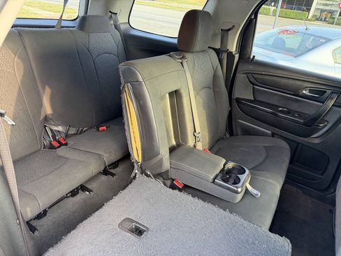 Used 2016 GMC Acadia SLE FWD image 9