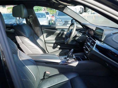 Used 2018 BMW M550i xDrive AWD/4WD image 22