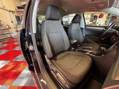 Used 2021 Volkswagen Passat 2.0T S image 11