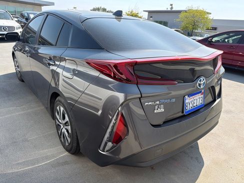 Used 2022 Toyota Prius Prime XLE FWD image 5
