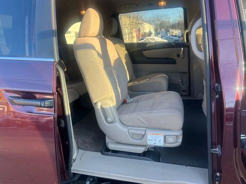 Used 2014 Honda Odyssey LX image 34
