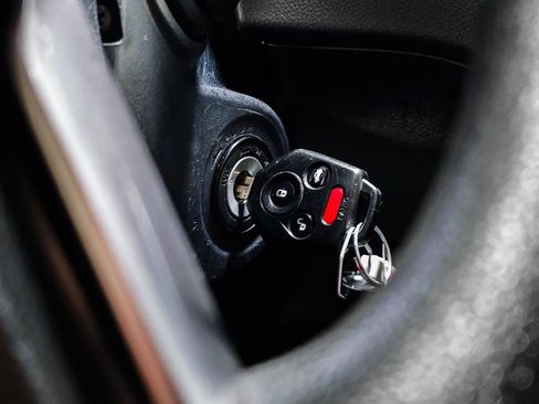 Used 2020 Subaru Crosstrek 2.0i image 29