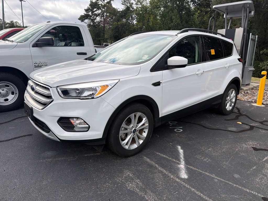 Used 2018 Ford Escape SE FWD image 3