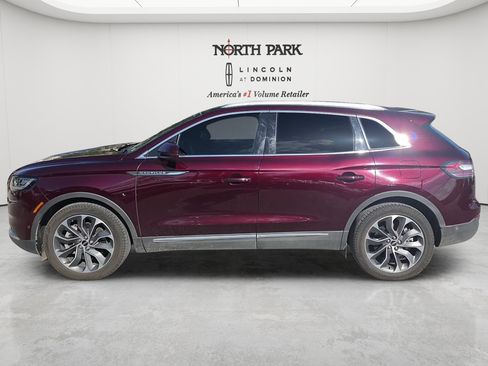 Used 2022 Lincoln Nautilus Reserve AWD/4WD image 8