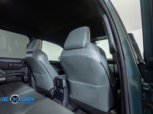 Used 2025 Toyota 4Runner Trailhunter image 31