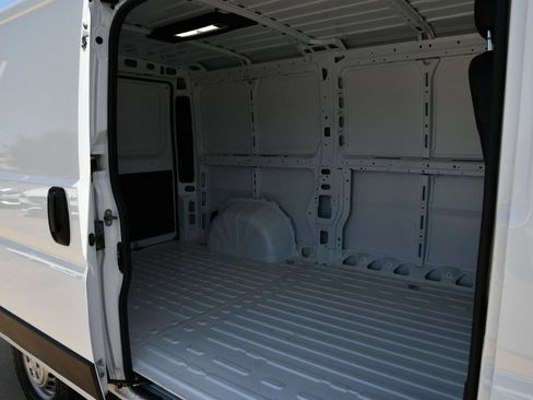 Used 2026 RAM ProMaster 2500 w/ Convenience Group FWD image 12