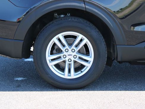 Used 2023 Ford Explorer XLT AWD/4WD image 13