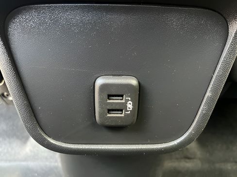 Used 2022 Chevrolet Equinox LT FWD image 32