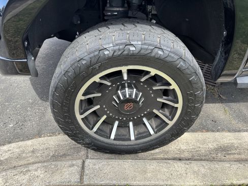 Used 2021 GMC Sierra 1500 SLT w/ SLT Premium Plus Package image 13